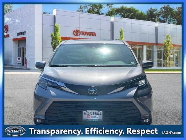 2026 Toyota Sienna XLE 8 Passenger