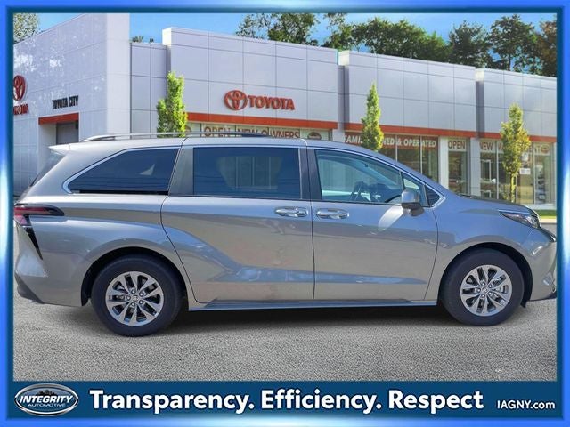 2026 Toyota Sienna XLE 8 Passenger