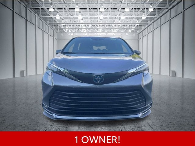 2025 Toyota Sienna XLE 8 Passenger