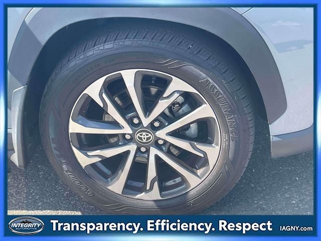 2023 Toyota Corolla Cross XLE