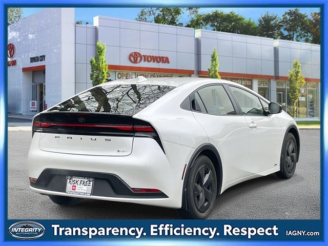 2023 Toyota Prius LE