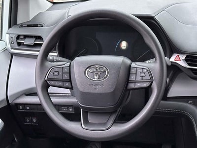 2025 Toyota Sienna LE 8 Passenger