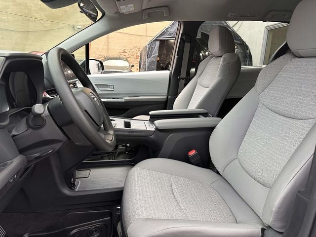 2026 Toyota Sienna LE Mobility 8 Passenger