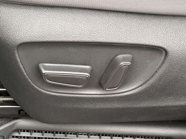 2025 Toyota Sienna Mobility LE 8 Passenger