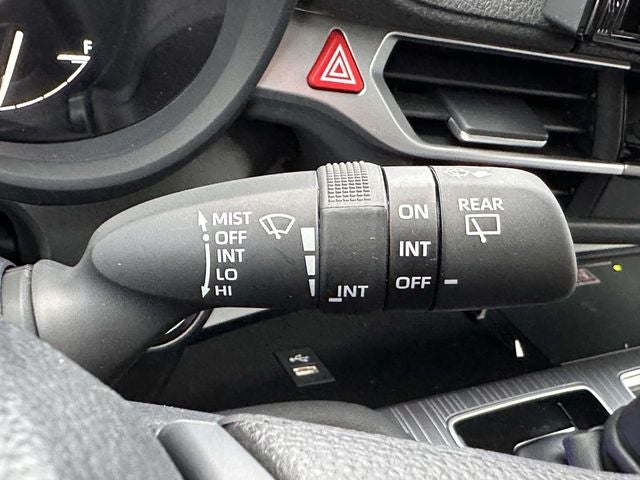 2025 Toyota Sienna Mobility LE 8 Passenger