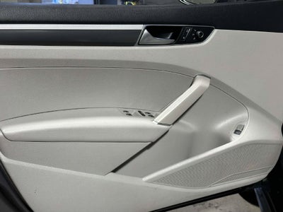 2016 Volkswagen Passat 1.8T R-Line