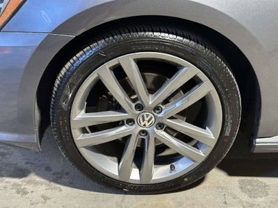 2016 Volkswagen Passat 1.8T R-Line