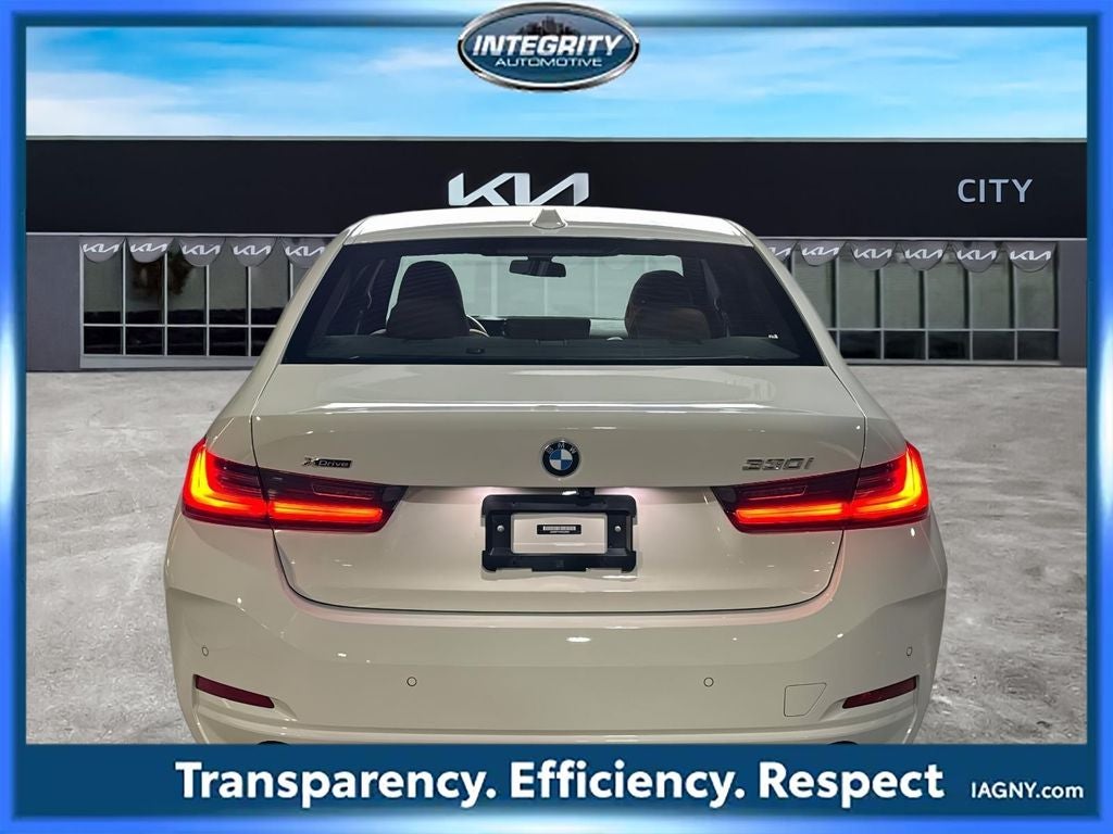 2023 BMW 3 Series 330i xDrive