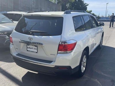 2012 Toyota Highlander SE