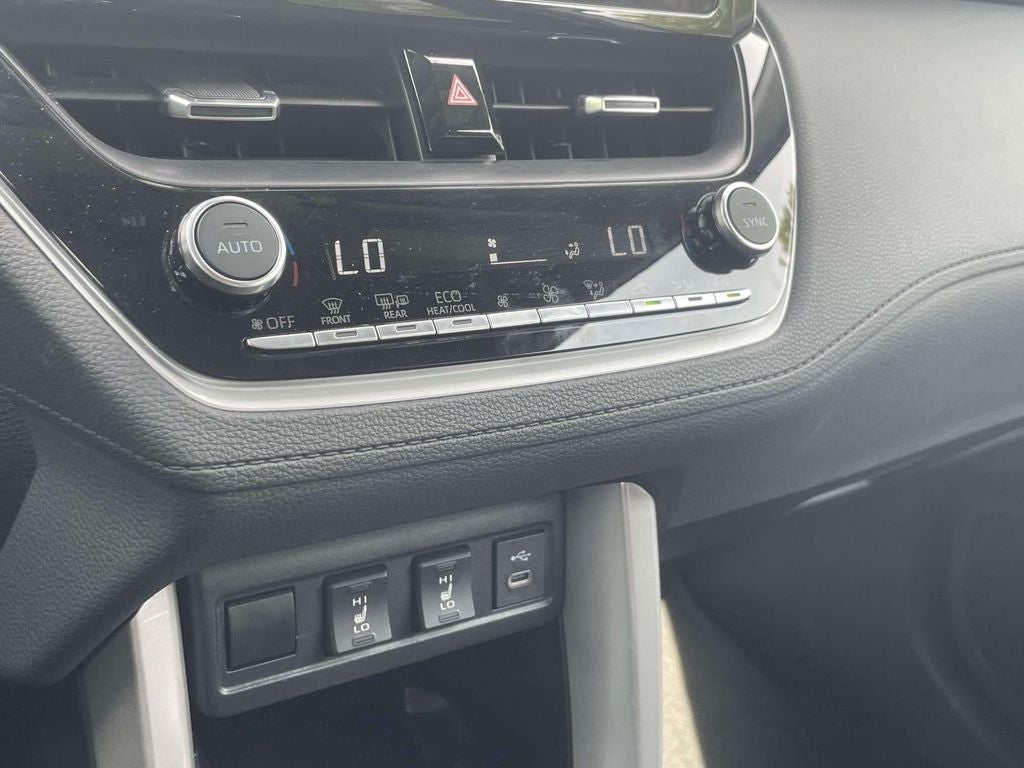 2025 Toyota Corolla Cross XLE