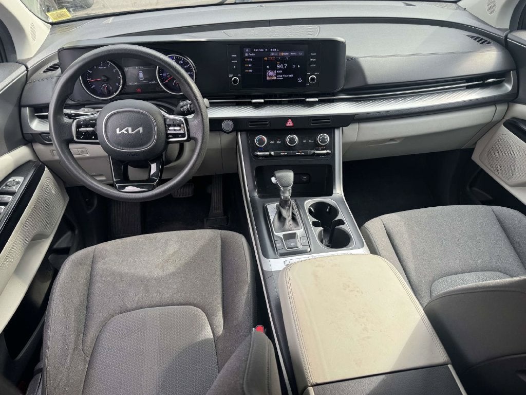 2022 Kia Carnival LX