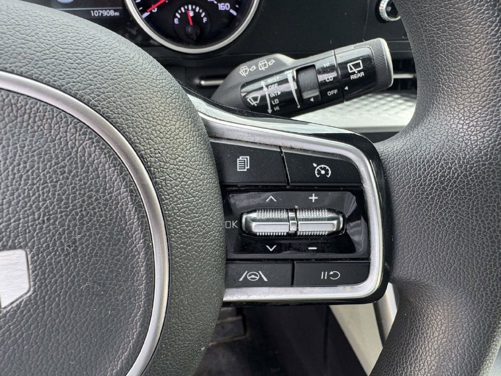 2022 Kia Carnival LX