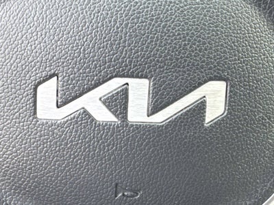 2022 Kia Carnival LX