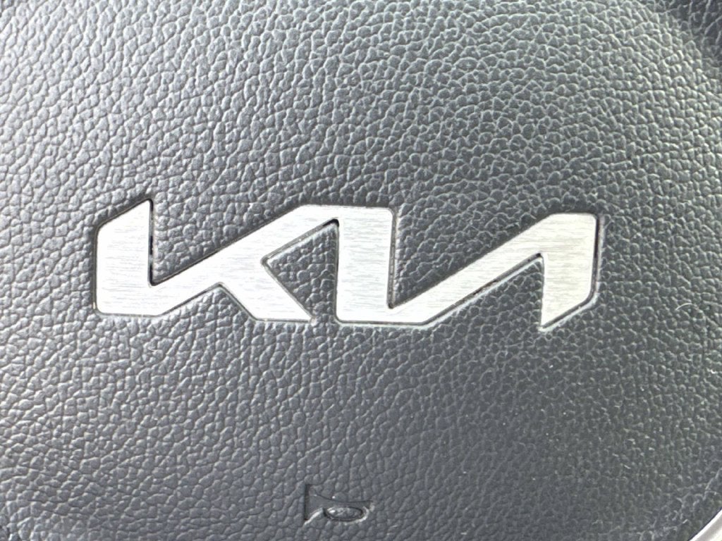 2022 Kia Carnival LX