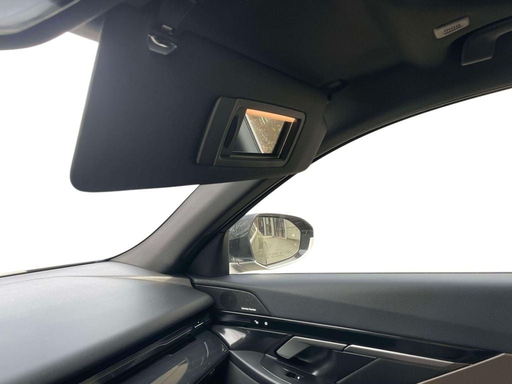 2025 BMW 5 Series 530i xDrive