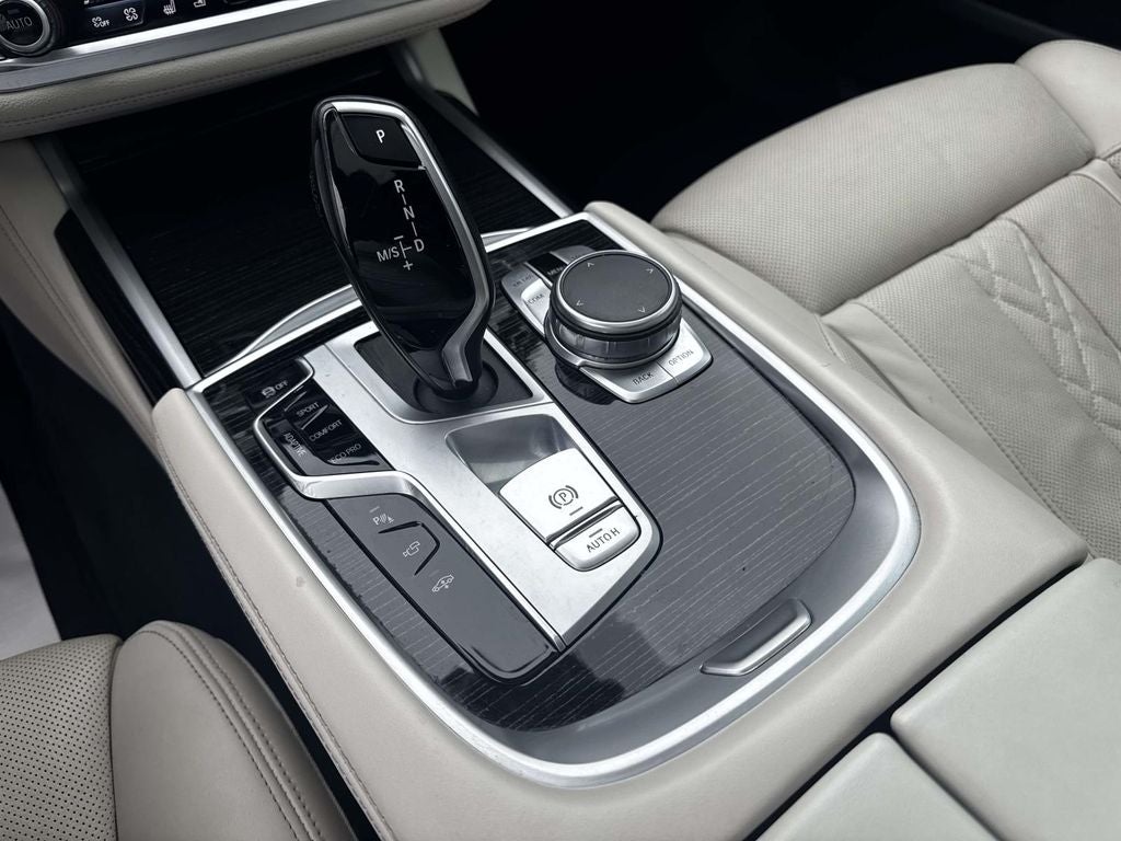 2022 BMW 7 Series 740i xDrive