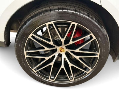 2025 Porsche Macan S