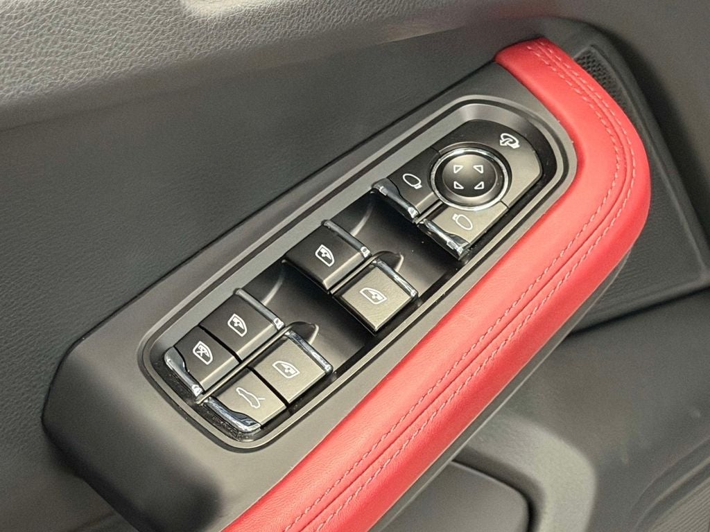 2025 Porsche Macan S