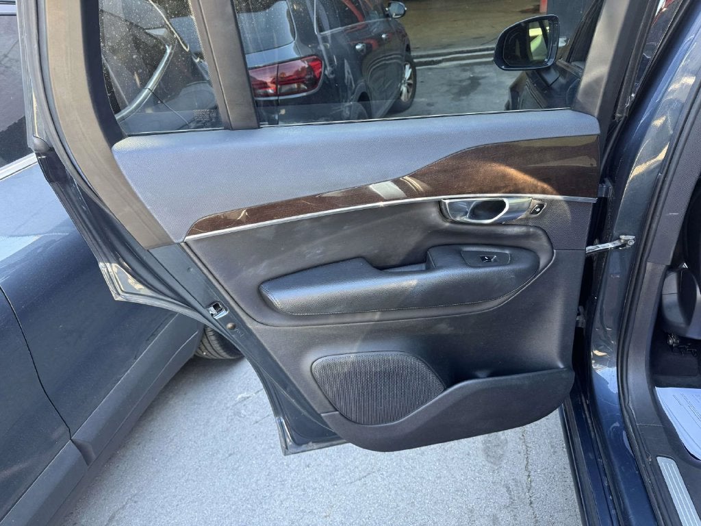 2019 Volvo XC90 T5 Momentum