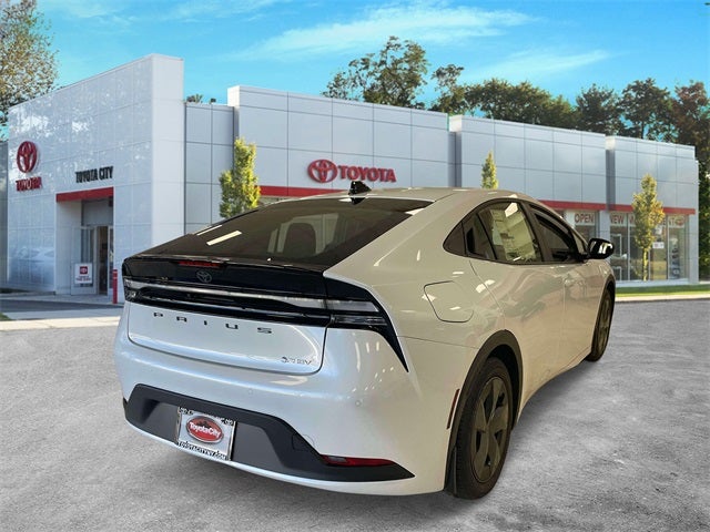 2026 Toyota Prius Plug-in Hybrid SE